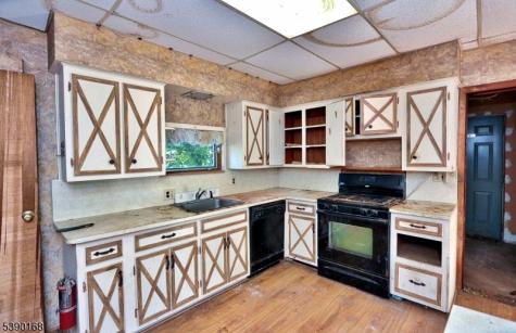 164 East Clay Avenue Roselle Park NJ 07204
