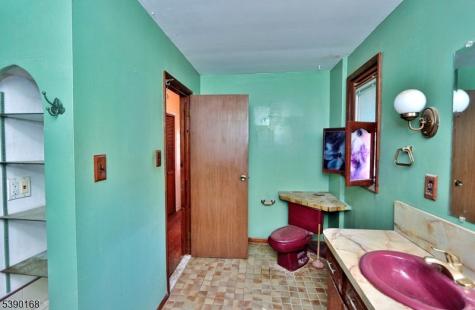 164 East Clay Avenue Roselle Park NJ 07204
