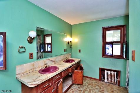 164 East Clay Avenue Roselle Park NJ 07204