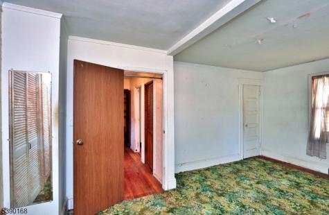 164 East Clay Avenue Roselle Park NJ 07204