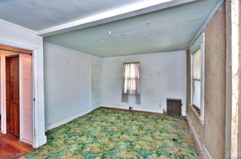 164 East Clay Avenue Roselle Park NJ 07204