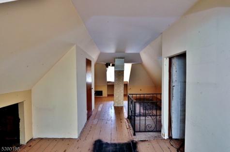 164 East Clay Avenue Roselle Park NJ 07204