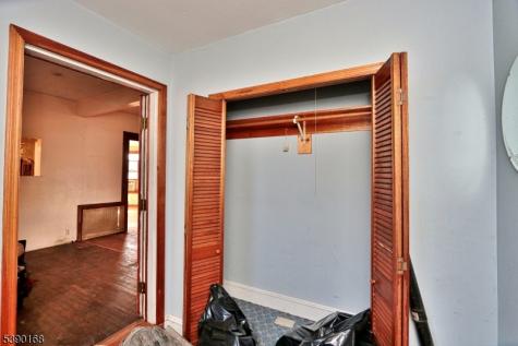 164 East Clay Avenue Roselle Park NJ 07204