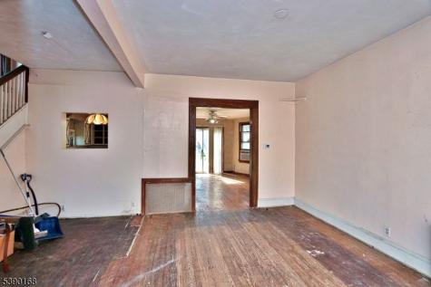 164 East Clay Avenue Roselle Park NJ 07204