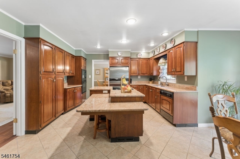 34 Hughes Road Franklin NJ 08873