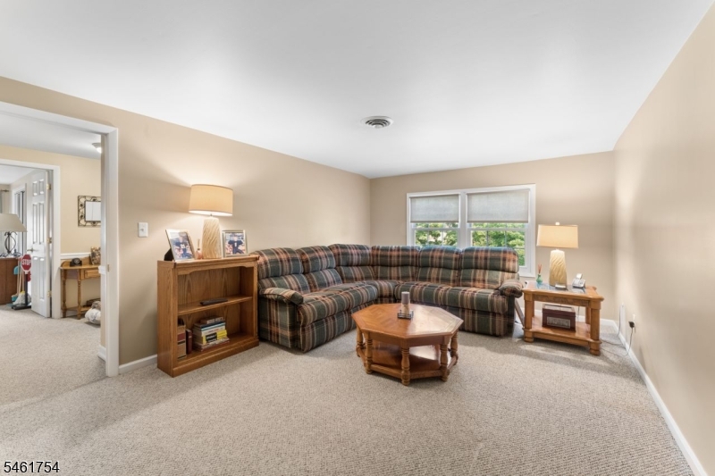 34 Hughes Road Franklin NJ 08873