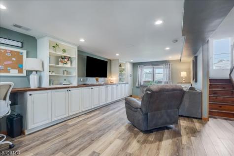 25 Louise Drive Manville NJ 08835