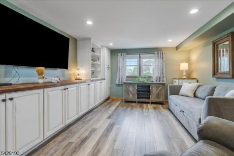 25 Louise Drive Manville NJ 08835