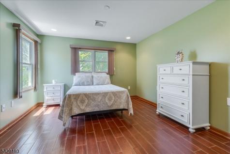 25 Louise Drive Manville NJ 08835