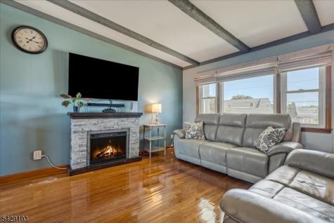 25 Louise Drive Manville NJ 08835