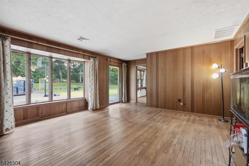 7 Essex Road Washington NJ 07882