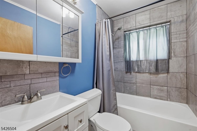 7 Essex Road Washington NJ 07882