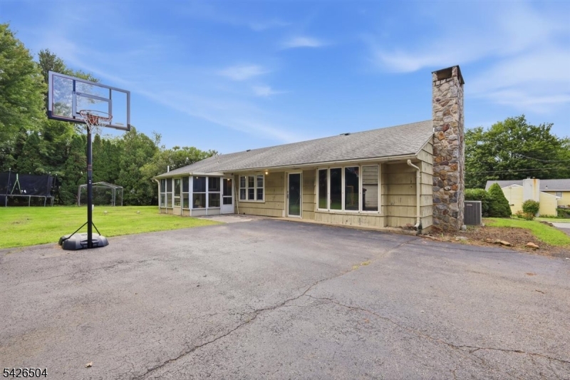7 Essex Road Washington NJ 07882