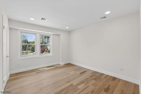 909 Ridgewood Road Millburn NJ 07041