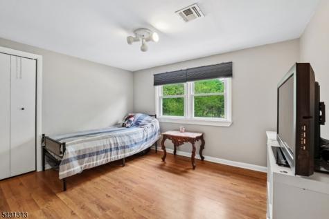 8 Parkway Place Sayreville NJ 08859