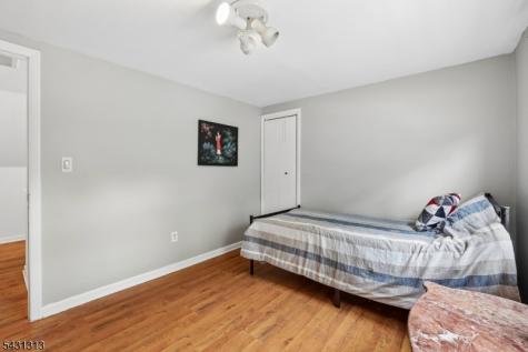 8 Parkway Place Sayreville NJ 08859