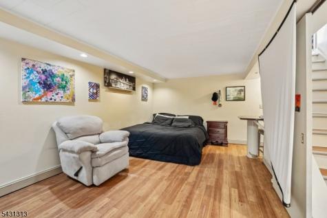 8 Parkway Place Sayreville NJ 08859