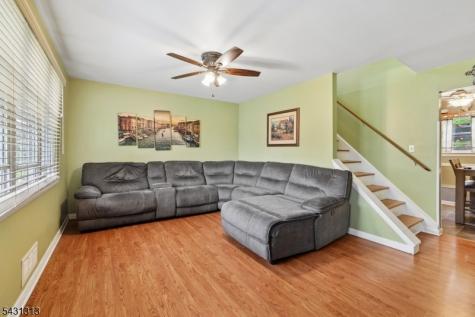 8 Parkway Place Sayreville NJ 08859