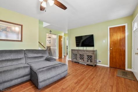 8 Parkway Place Sayreville NJ 08859