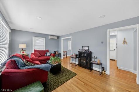 89 Leo Street Edison NJ 08817