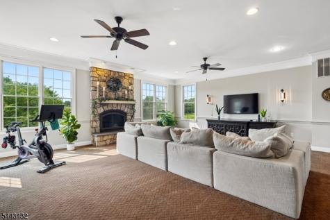 3 Balmoral Drive Alexandria NJ 08867