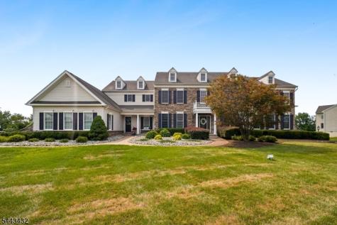 3 Balmoral Drive Alexandria NJ 08867