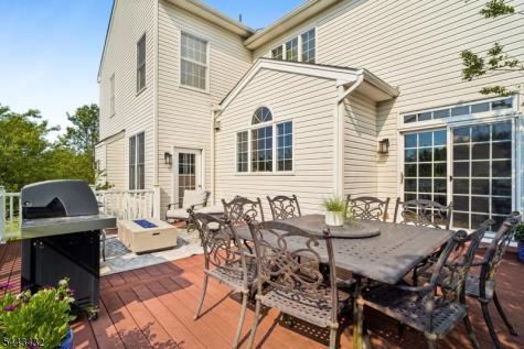 3 Balmoral Drive Alexandria NJ 08867