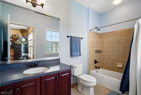 3 Balmoral Drive Alexandria NJ 08867