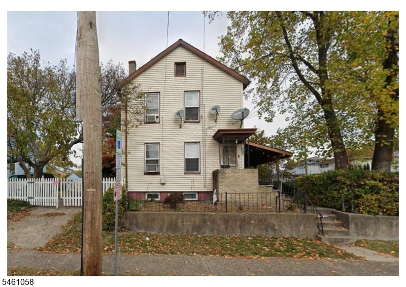 211 7TH Avenue Paterson NJ 07514