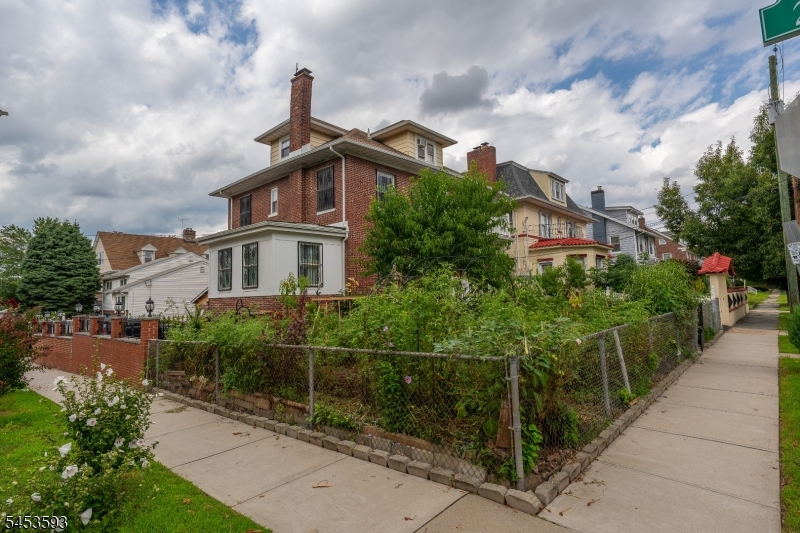 300 Ridge Street Newark NJ 07104