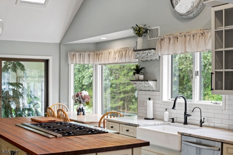12 Craig Road Readington NJ 08853