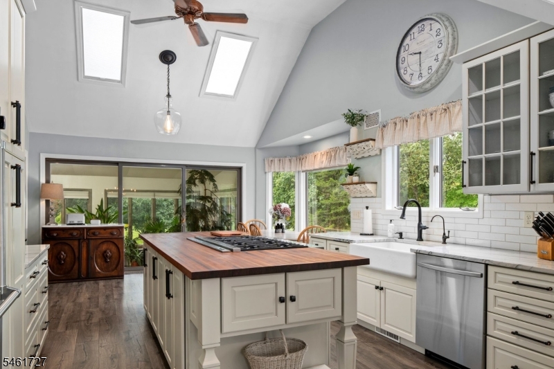 12 Craig Road Readington NJ 08853