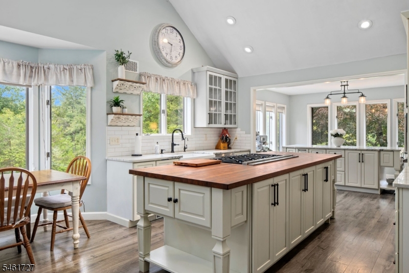 12 Craig Road Readington NJ 08853