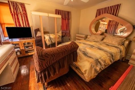25 Goodwin Avenue Newark NJ 07112
