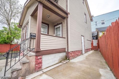 25 Goodwin Avenue Newark NJ 07112