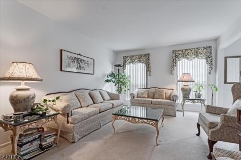 15 Crossing Drive Mount Olive NJ 07836