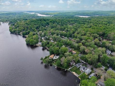 32 W Lakeview Trail Jefferson NJ 07885