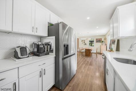 33 Cathy Avenue Hawthorne NJ 07506