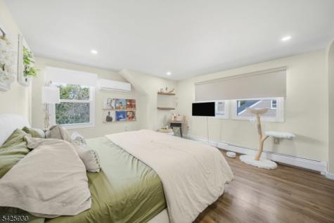 33 Cathy Avenue Hawthorne NJ 07506