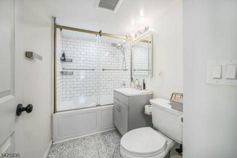 33 Cathy Avenue Hawthorne NJ 07506