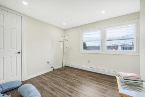 33 Cathy Avenue Hawthorne NJ 07506