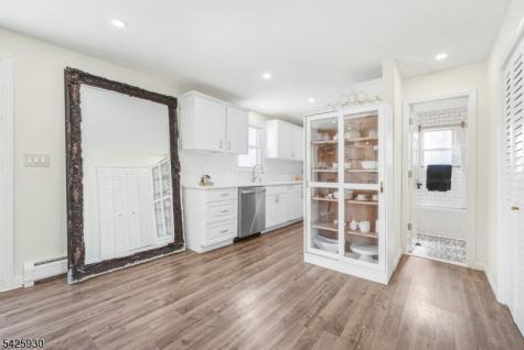 33 Cathy Avenue Hawthorne NJ 07506