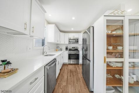 33 Cathy Avenue Hawthorne NJ 07506
