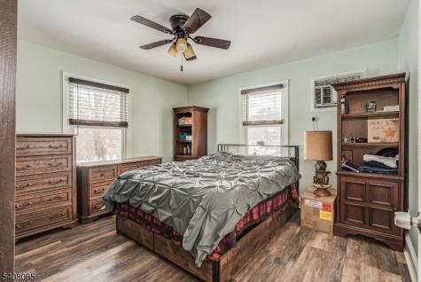 108 Lake Avenue Newton NJ 07860