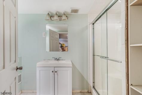 108 Lake Avenue Newton NJ 07860