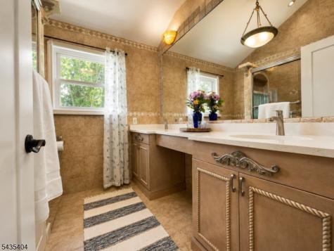 27 Grandview Drive Wayne NJ 07470