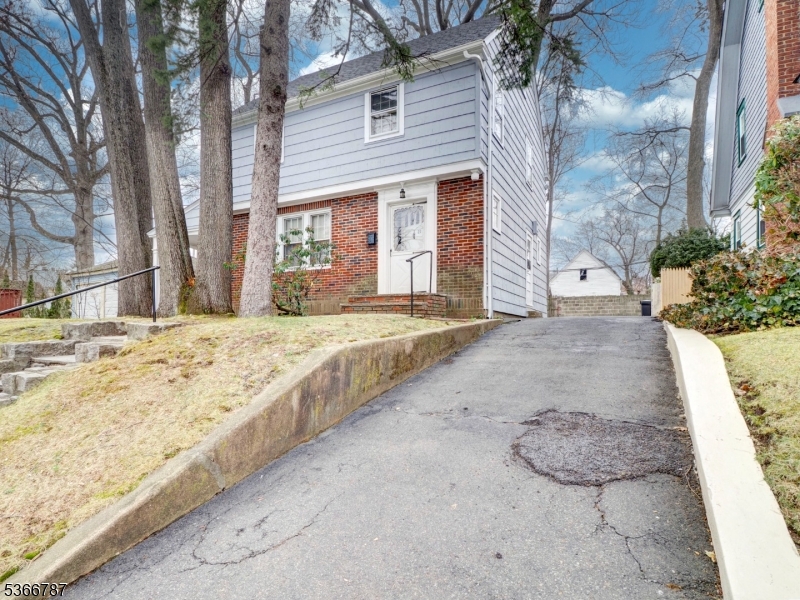 21 Edgewood Road East Orange NJ 07017