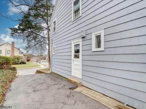 21 Edgewood Road East Orange NJ 07017