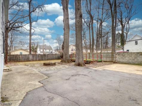 21 Edgewood Road East Orange NJ 07017