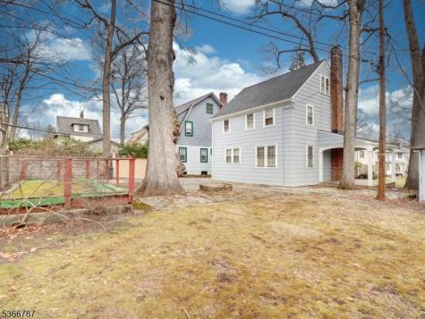 21 Edgewood Road East Orange NJ 07017